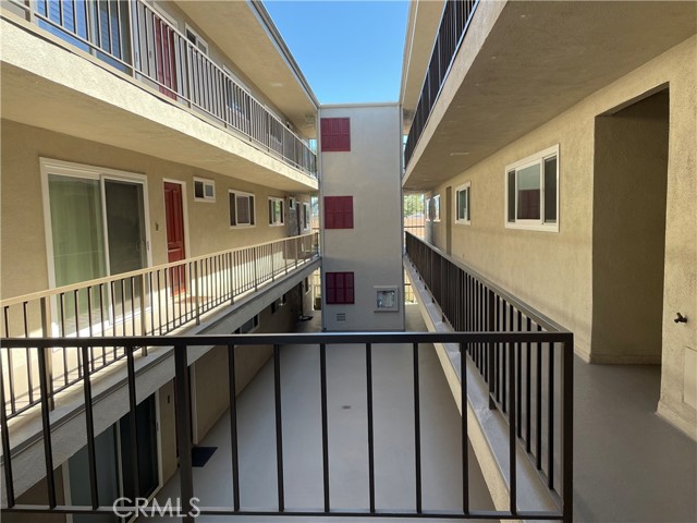 Detail Gallery Image 16 of 22 For 5301 E the Toledo #201,  Long Beach,  CA 90803 - 2 Beds | 2 Baths