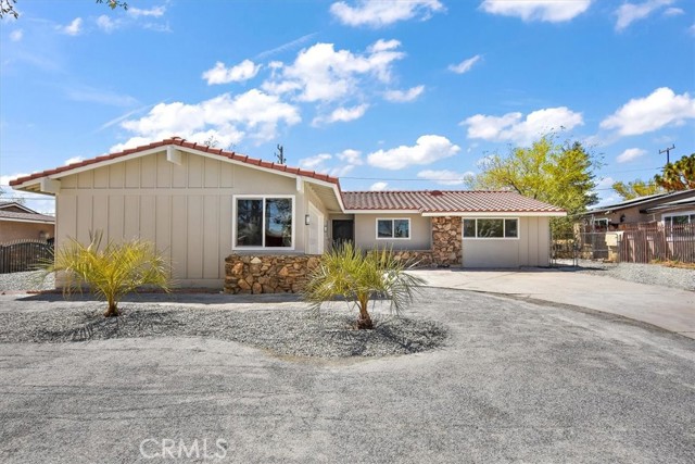 Detail Gallery Image 1 of 1 For 15668 Inyo St, Victorville,  CA 92395 - 3 Beds | 2 Baths