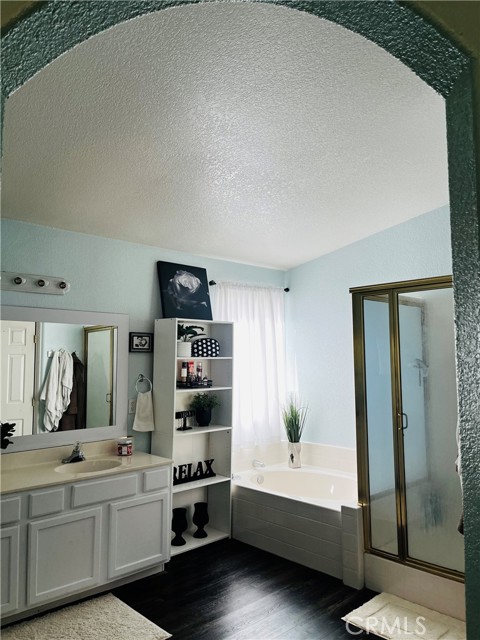 Detail Gallery Image 6 of 16 For 16315 Winona, Victorville,  CA 92395 - 4 Beds | 3 Baths