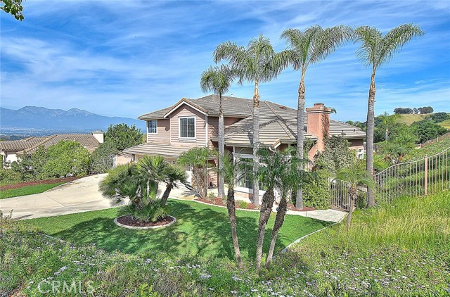 Detail Gallery Image 2 of 71 For 16049 Pinnacle, Chino Hills,  CA 91709 - 4 Beds | 2/1 Baths