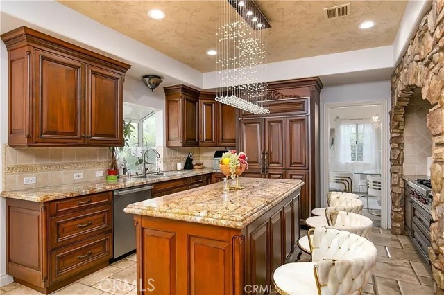 287 Goldenwood Circle, Simi Valley CA: https://media.crmls.org/medias/a97e8b98-d6d4-4e5f-9b0c-f7e8d7c39dd8.jpg