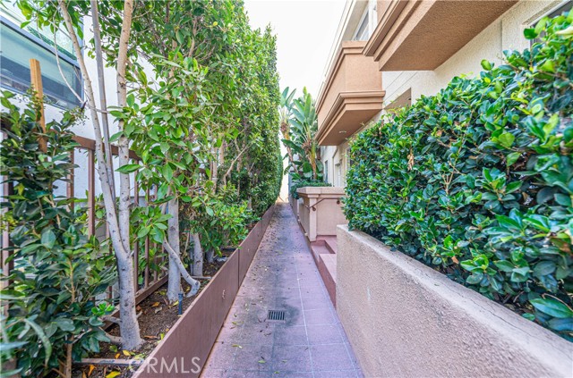 Detail Gallery Image 27 of 27 For 945 N Hudson Ave #104,  Los Angeles,  CA 90038 - 2 Beds | 2 Baths