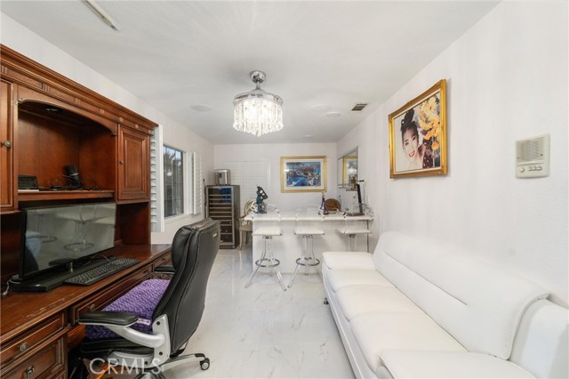 Detail Gallery Image 14 of 33 For 22640 Blue Teal, Canyon Lake,  CA 92587 - 3 Beds | 2/2 Baths