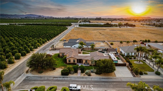 Detail Gallery Image 2 of 60 For 26487 Thacker Dr, Hemet,  CA 92544 - 3 Beds | 3/1 Baths