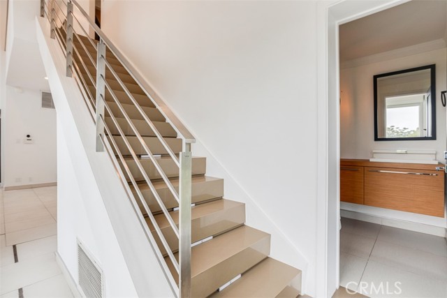 11354 Sunshine Terrace, Studio City CA: https://media.crmls.org/medias/a97fc732-4c72-45ca-9295-0837bbb7e2bb.jpg