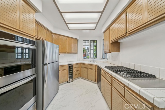 Detail Gallery Image 10 of 19 For 606 Carnation Ave, Corona Del Mar,  CA 92625 - 3 Beds | 2 Baths