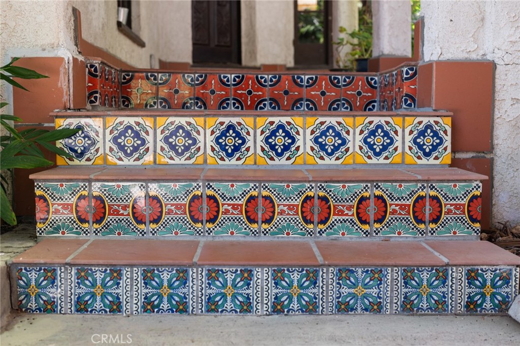https://media.crmls.org/medias/a980ddc7-27a7-4aa6-b79a-26fe15d7c165.jpg?preset=X-Large