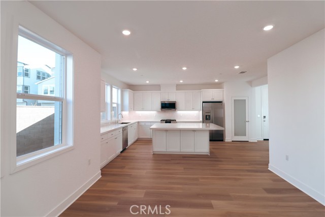 418 Lobata, Irvine CA: https://media.crmls.org/medias/a9810bd9-9cf2-4c69-94c8-1222c53eede1.jpg