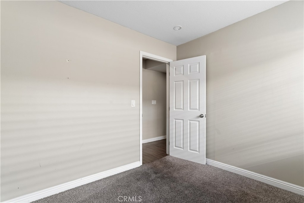 https://media.crmls.org/medias/a981dcb2-fef2-4b47-8be3-6d2b3791d2a5.jpg?preset=X-Large