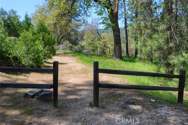 50986 Road 632, Oakhurst CA: https://media.crmls.org/medias/a9822ae2-faef-4c8e-b764-17ec3350ac3e.jpg