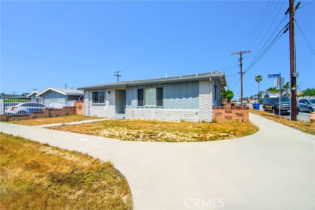 12731 Stagg Street photo 2