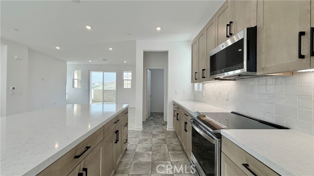 Detail Gallery Image 14 of 50 For 421 Aspen Road, Rancho Mission Viejo,  CA 92694 - 4 Beds | 3/1 Baths