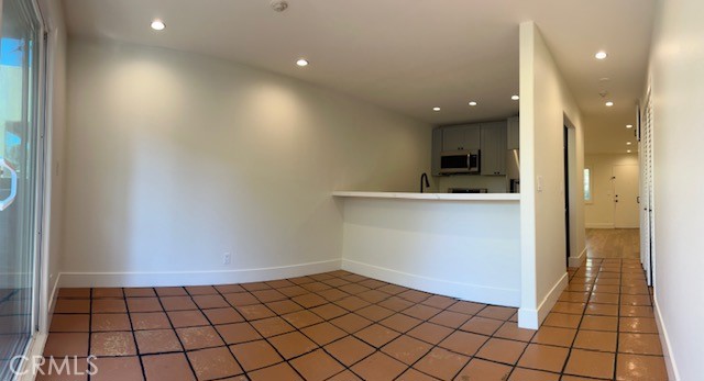 Detail Gallery Image 9 of 33 For 720 Meyer Lane #104,  Redondo Beach,  CA 90278 - 2 Beds | 2 Baths