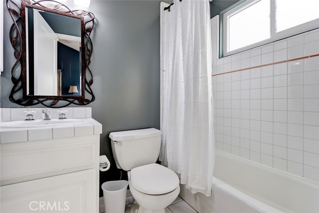 Detail Gallery Image 27 of 36 For 864 Avenue a, Redondo Beach,  CA 90277 - 4 Beds | 3/1 Baths