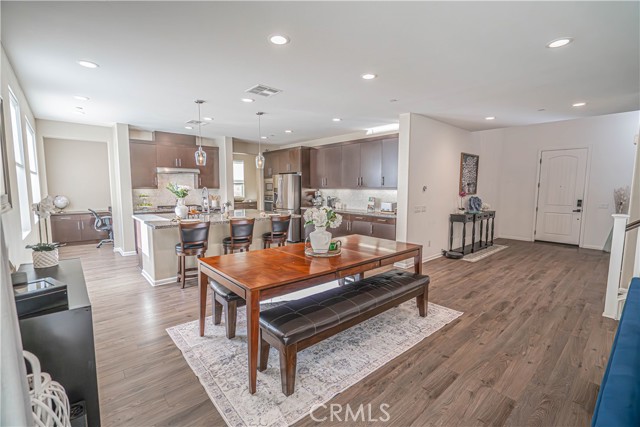 Detail Gallery Image 9 of 59 For 18642 Cedar Crest Dr, Canyon Country,  CA 91387 - 4 Beds | 3 Baths