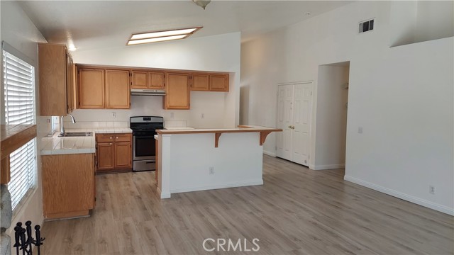12856 Gifford Way, Victorville CA: https://media.crmls.org/medias/a9854e9f-0eeb-4461-89d0-c9a0cb839e11.jpg
