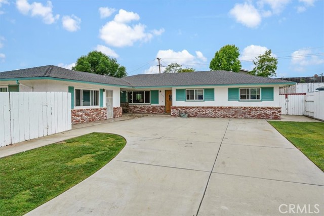 315 Hobbs Lane, Santa Maria CA: https://media.crmls.org/medias/a9855aa2-d518-4b1e-84a1-5f320877c080.jpg