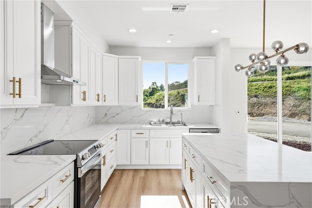 Detail Gallery Image 11 of 53 For 1969 Lyon Ave, Riverside,  CA 92503 - 5 Beds | 4 Baths