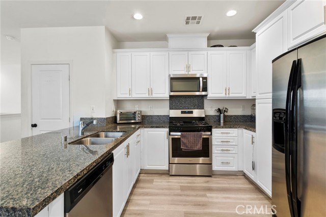 2777 E Bordeaux Drive, Ontario CA: https://media.crmls.org/medias/a9862e89-86d1-472b-a27d-80b7f4b92c73.jpg