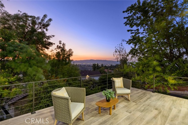 Detail Gallery Image 13 of 35 For 20101 Greenbriar Dr, Tarzana,  CA 91356 - 5 Beds | 4 Baths