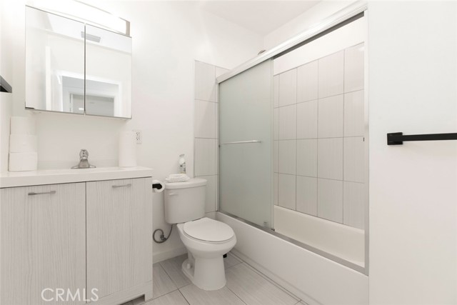 10265 Strathern Street, Sun Valley CA: https://media.crmls.org/medias/a986e73d-cb0d-4b8a-8cda-26bde337bcf9.jpg