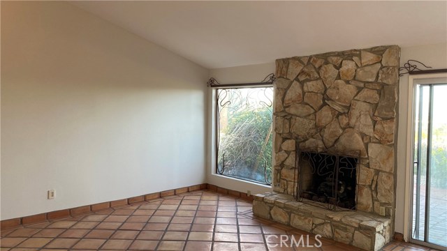 Detail Gallery Image 12 of 35 For 5974 Maury Ave, Woodland Hills,  CA 91367 - 3 Beds | 2 Baths
