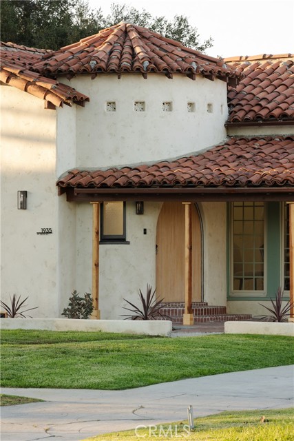 Detail Gallery Image 4 of 42 For 1935 W 76th St, Los Angeles,  CA 90047 - 3 Beds | 3 Baths