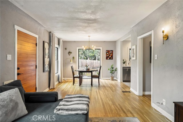 1812 Las Flores Drive, Los Angeles CA: https://media.crmls.org/medias/a987f6b1-18df-4983-a0d8-2c8eeca06347.jpg