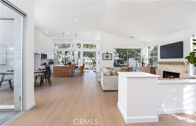 Detail Gallery Image 2 of 30 For 38749 Muirfield Dr, Murrieta,  CA 92562 - 3 Beds | 3/1 Baths