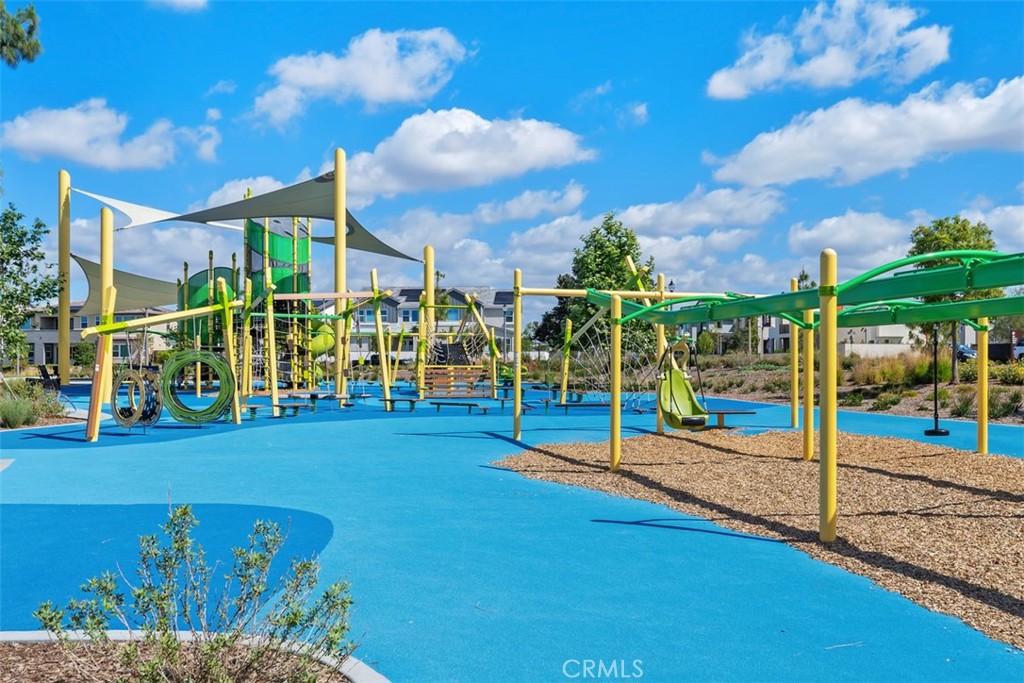 https://media.crmls.org/medias/a98aaecf-a317-49cf-a3cc-a8412fee8b6e.jpg?preset=X-Large