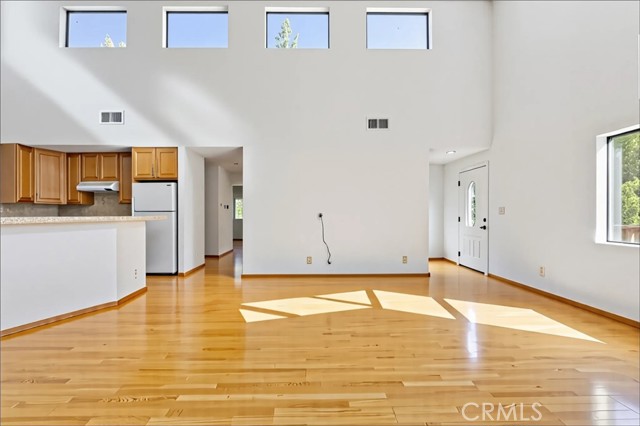 15608 San Moritz Drive, Pine Mountain Club CA: https://media.crmls.org/medias/a98ba463-1b64-4ba7-b331-af4e6094b34a.jpg