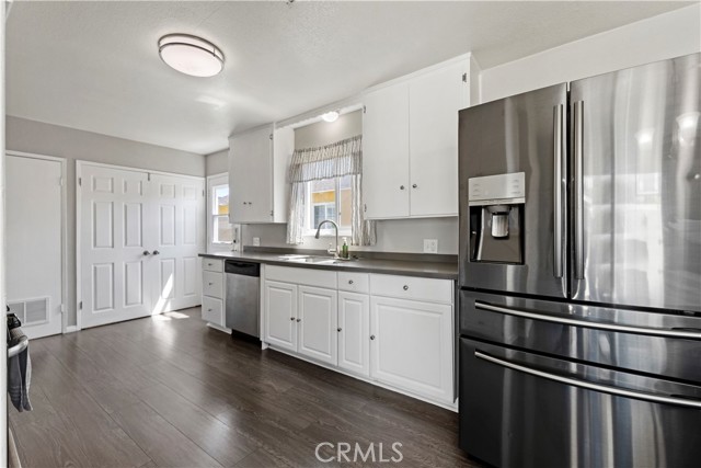 Detail Gallery Image 9 of 28 For 2407 W 7th St, San Bernardino,  CA 92410 - 3 Beds | 2 Baths