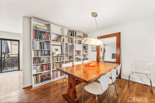 Large dining room perfect for entertaining