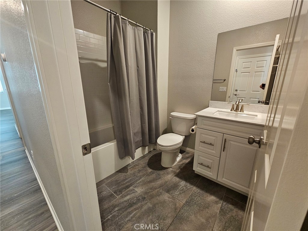 https://media.crmls.org/medias/a98d99ad-b958-43ca-8af8-4ce8cc7a7e8a.jpg?preset=X-Large