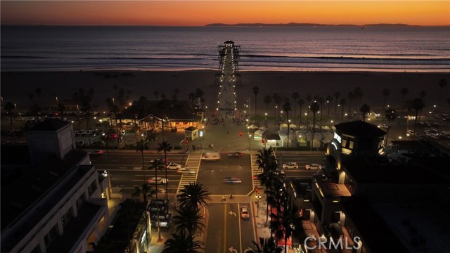 Detail Gallery Image 33 of 34 For 210 6th, Huntington Beach,  CA 92648 - 3 Beds | 2/2 Baths