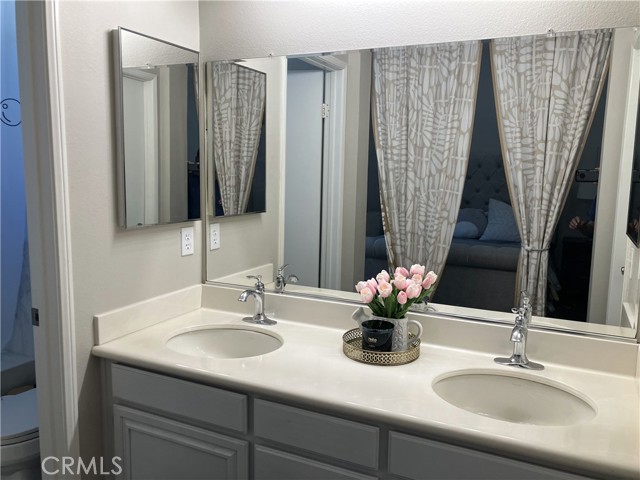 Detail Gallery Image 15 of 20 For 6611 Sasparilla Dr, Simi Valley,  CA 93063 - 3 Beds | 2 Baths