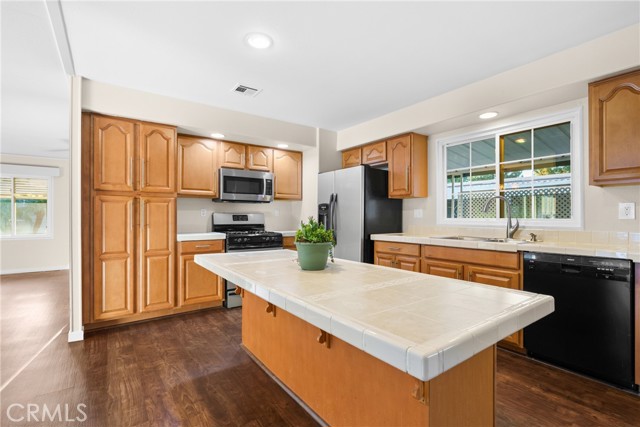 Detail Gallery Image 3 of 37 For 24001 Muirlands #47,  Lake Forest,  CA 92630 - 2 Beds | 2 Baths