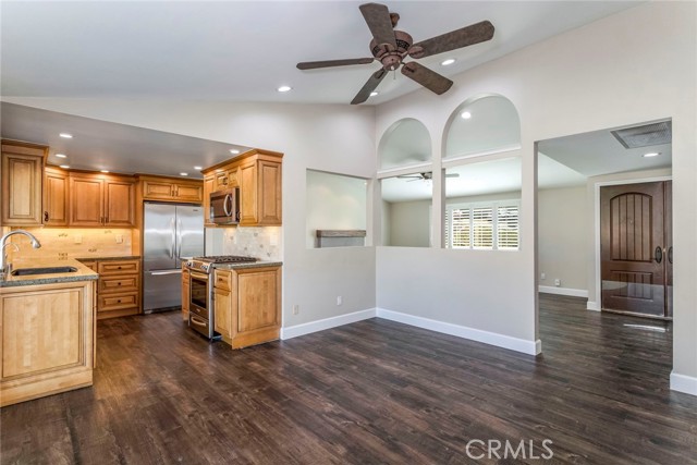 Detail Gallery Image 14 of 42 For 18711 Nadal St, Canyon Country,  CA 91351 - 3 Beds | 2 Baths