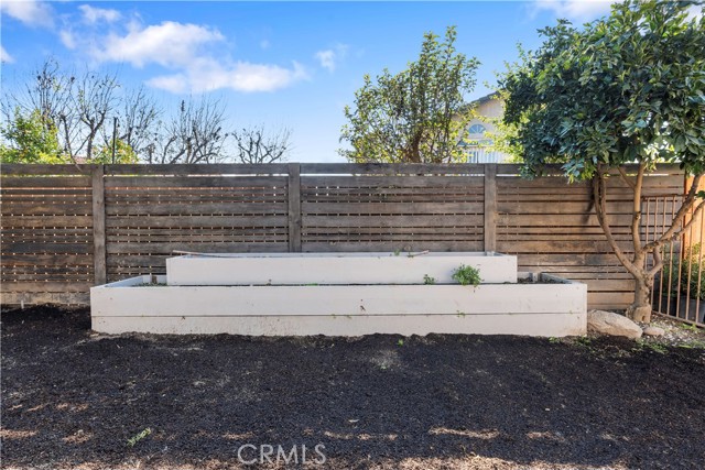 Detail Gallery Image 12 of 46 For 6107 Cartagena Ave, Bakersfield,  CA 93313 - 4 Beds | 3 Baths