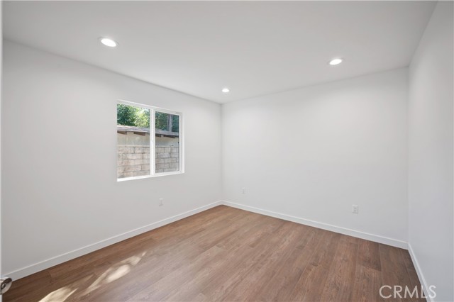 Detail Gallery Image 12 of 73 For 7445 Balcom Ave, Reseda,  CA 91335 - 4 Beds | 2 Baths