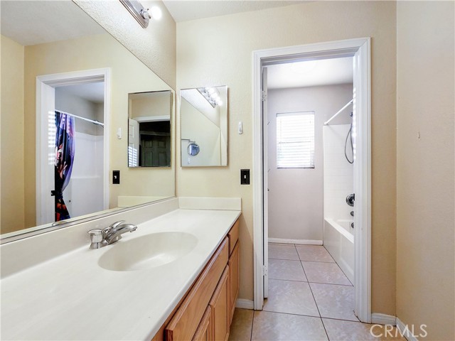 Detail Gallery Image 17 of 21 For 26303 Charmaine Pl, Menifee,  CA 92584 - 5 Beds | 3 Baths