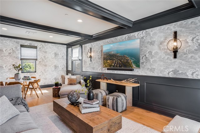 Detail Gallery Image 30 of 45 For 526 Riverside Ave, Newport Beach,  CA 92663 - 5 Beds | 6/1 Baths