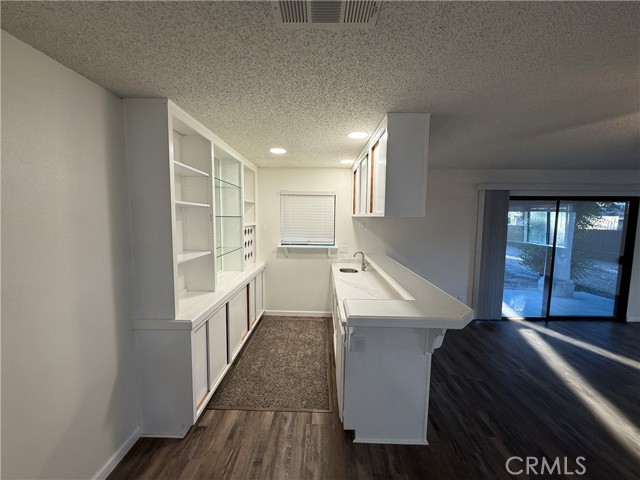 Detail Gallery Image 6 of 33 For 15332 Tuscola Rd, Apple Valley,  CA 92307 - 5 Beds | 3 Baths