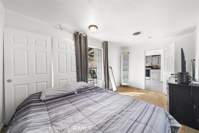 Detail Gallery Image 41 of 52 For 9757 White Oak, Northridge,  CA 91325 - 4 Beds | 3 Baths