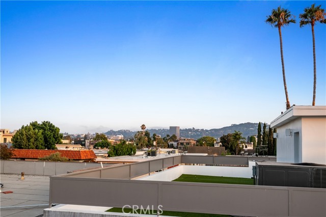 Detail Gallery Image 34 of 36 For 5000 Cleon #1/2,  North Hollywood,  CA 91601 - 4 Beds | 3 Baths