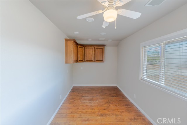 Detail Gallery Image 12 of 75 For 14064 Tioga, Oak Hills,  CA 92344 - 5 Beds | 2/1 Baths