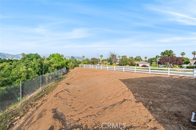 1563 Gary Lane, Redlands CA: https://media.crmls.org/medias/a992170f-5ecd-49bd-bec9-4ece21b1f1f7.jpg