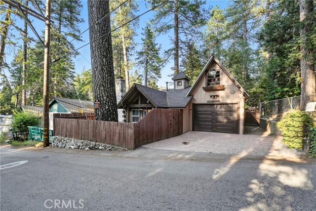 373 Redwood Lane, Crestline CA: https://media.crmls.org/medias/a99235ba-c067-4a8a-a542-751f4ef604b1.jpg