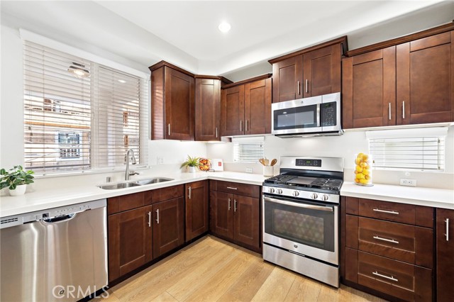 Detail Gallery Image 13 of 30 For 1974 Meyer Pl #D,  Costa Mesa,  CA 92627 - 2 Beds | 2/1 Baths