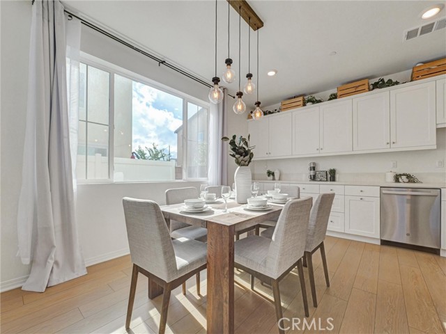 8574 Exposition Street, Chino CA: https://media.crmls.org/medias/a9931cb4-c570-460c-89dd-b63da6dc49c9.jpg